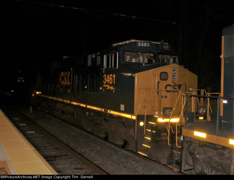 CSX 3461 on Q190